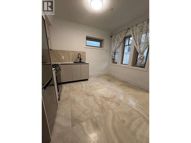 Photo du bâtiment - 3808 W 19th Ave