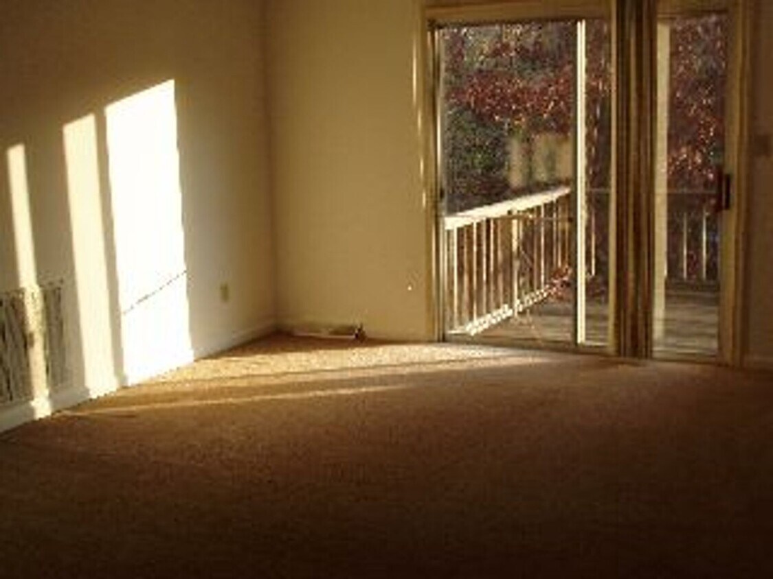 Building Photo - 924-926 Grand Arbre Dr