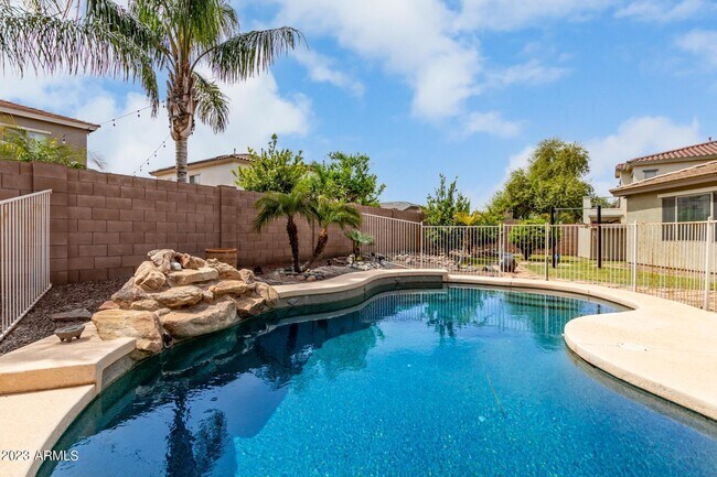 Building Photo - 19043 E Kingbird Dr