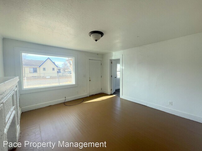 Building Photo - 2 br, 1 bath House - 3916 Southwest 4th Av...