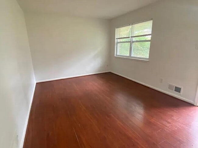 Building Photo - 2139 Trailwood Rd