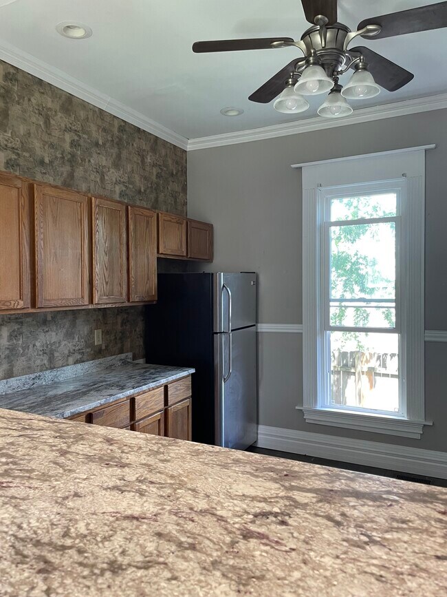 Kitchen - 427 S 5th St