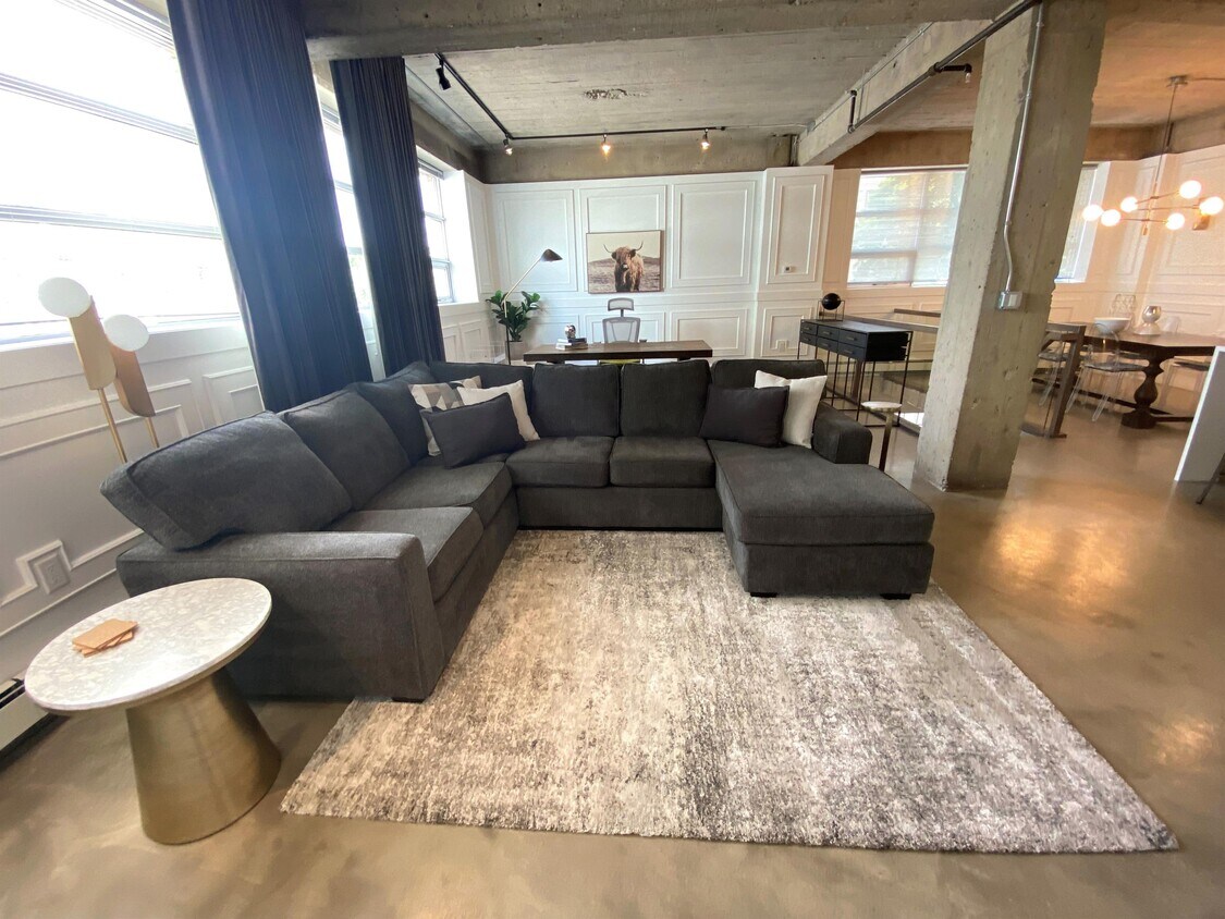 Photo principale - 10355-105 105 St NW