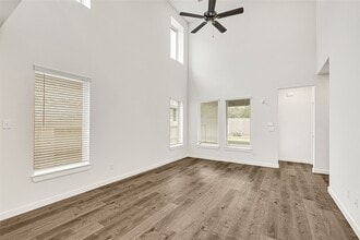 Building Photo - 31823 Autumn Spur Ln