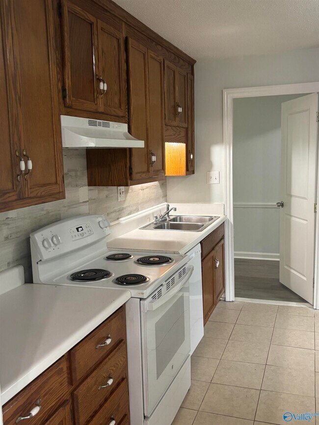 Foto del edificio - 914 Fairway Dr NW