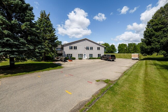 Building Photo - 209 Forest St