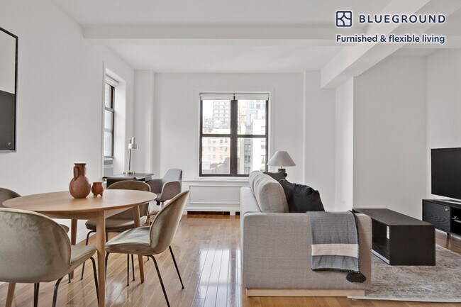 Foto del edificio - 210 W 70th St