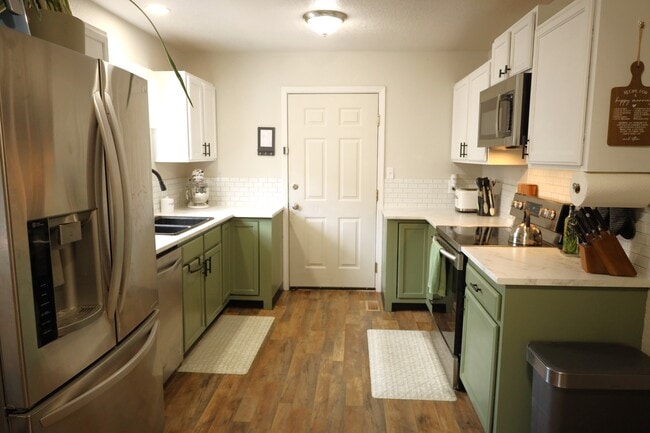 Building Photo - 1732 Challis Dr