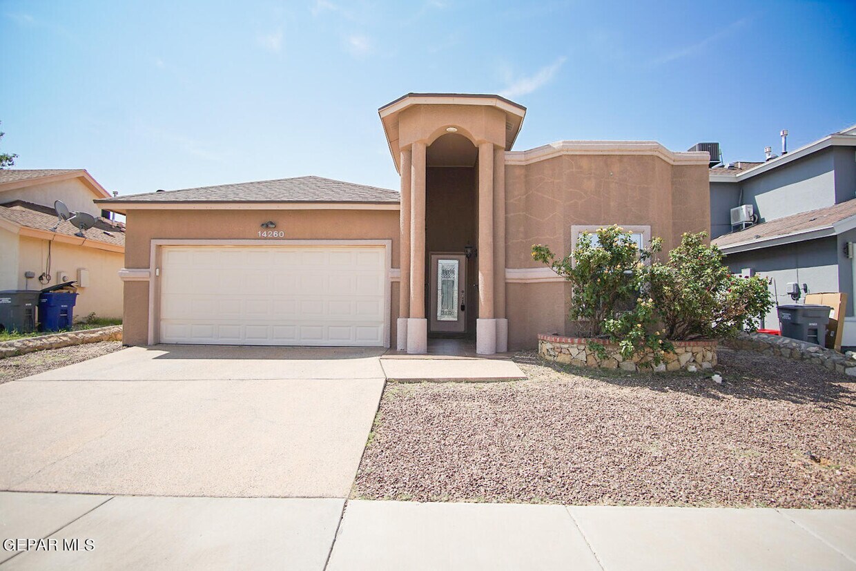 Foto principal - 14260 Tierra Bronce Dr