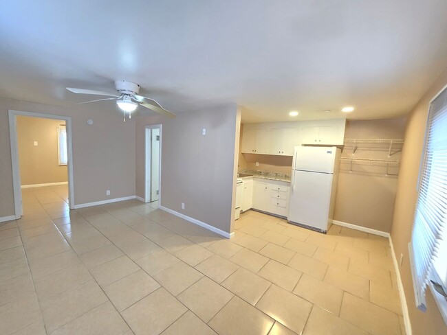 Photo - 1007 N Scovel St Apartment