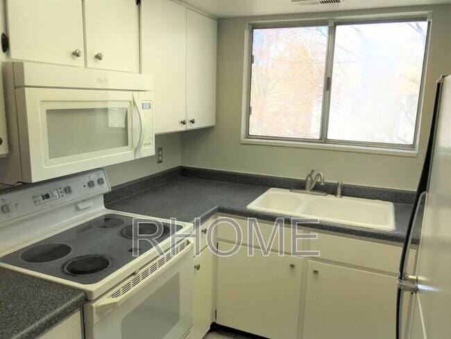 Foto del edificio - 4633 Quail Vista Ln