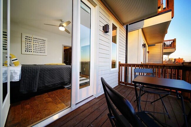 Patio junto al dormitorio principal - 64 Fern Ave