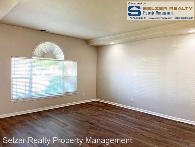 Foto del edificio - 3 br, 2 bath House - 449 Briarwood Dr.