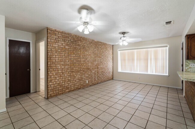 Building Photo - 96 Flint Rock Trail