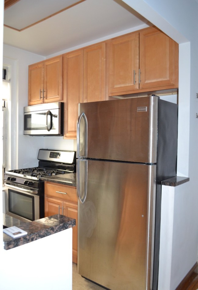 Building Photo - 6 E 97th St