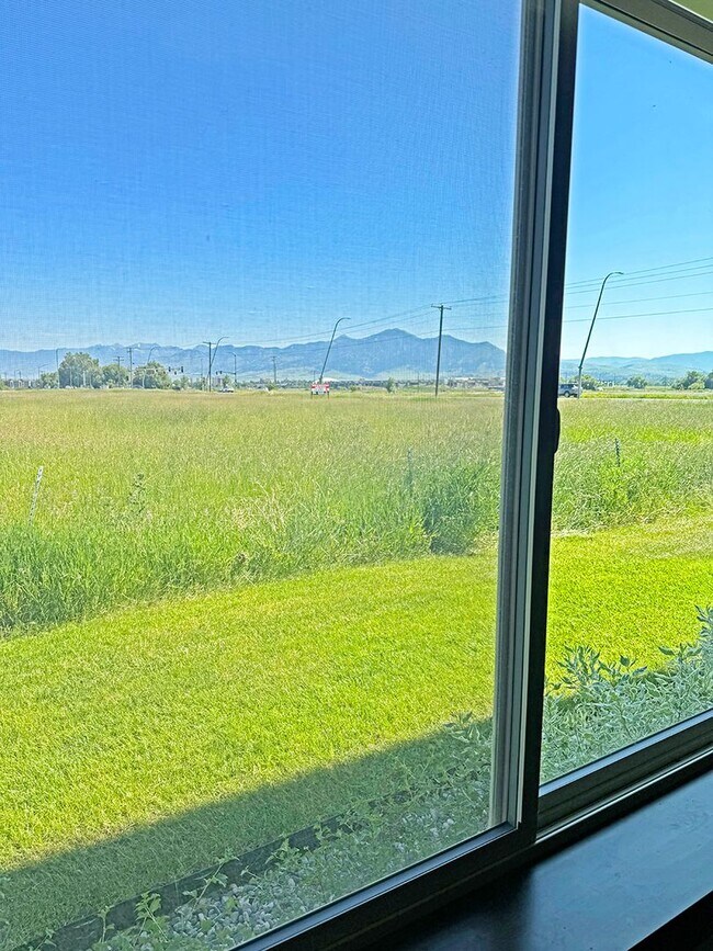 Building Photo - Southside Condo with Bridger Views