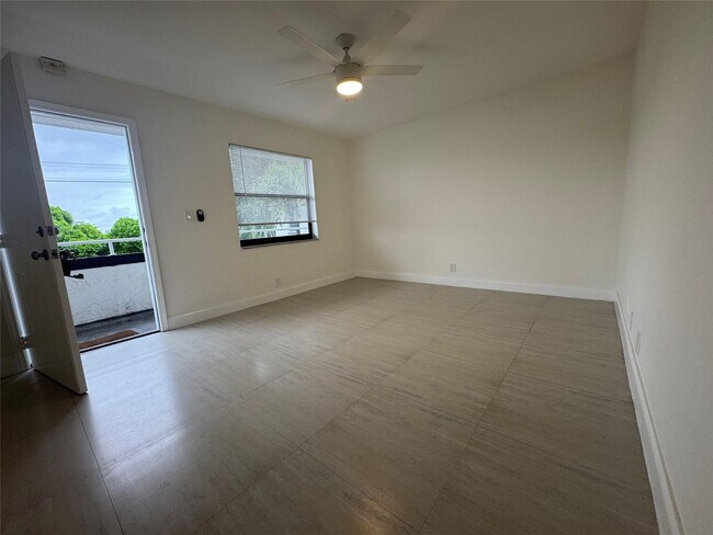 Foto del edificio - 607 NE 29th Dr