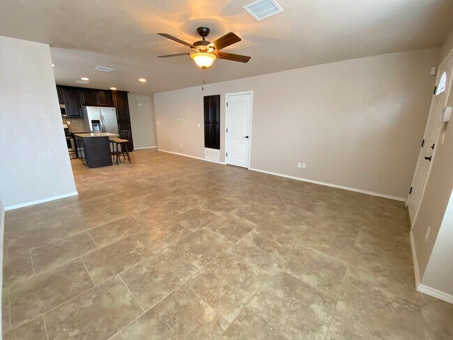 Building Photo - East El Paso 3 bed Refrig A/C
