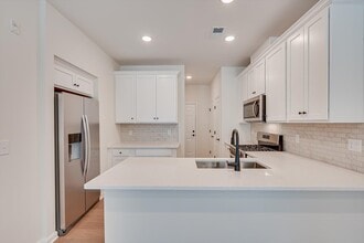 Building Photo - 317 Sadie Cir