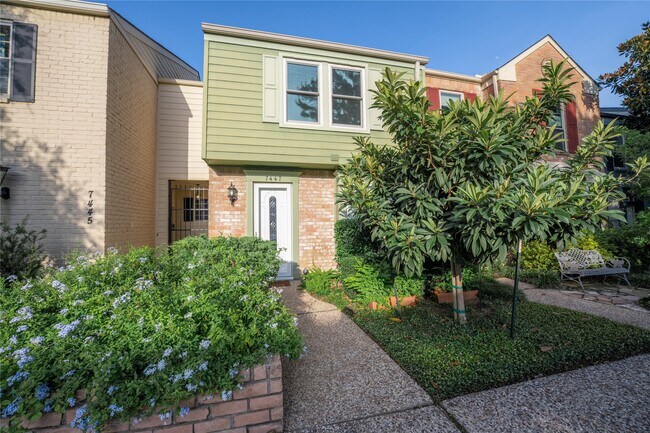 Foto del edificio - 7447 Brompton St