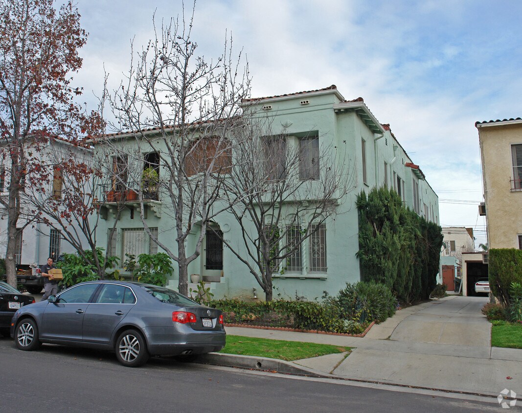 Building Photo - 448 N Stanley Ave