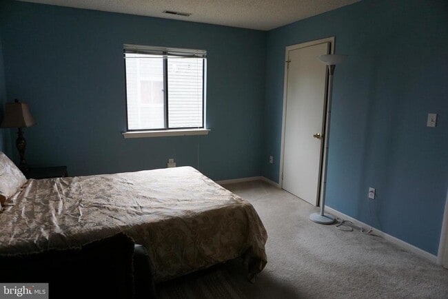 Building Photo - 8612 Tamarron Dr
