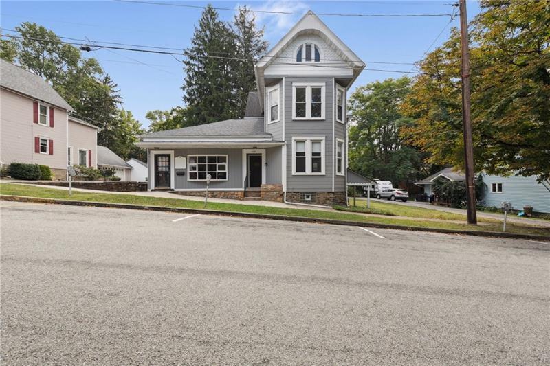 Foto principal - 108 S St Clair St