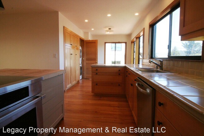 Foto del edificio - 3 br, 3 bath House - 129 Morning Sun Ave