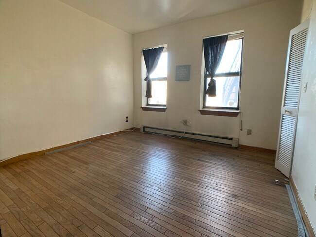 Foto del edificio - 96 Linden St