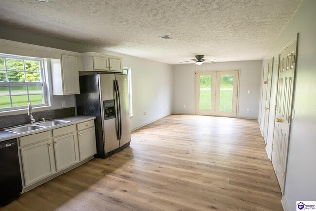 Building Photo - 101 Poplar Cir