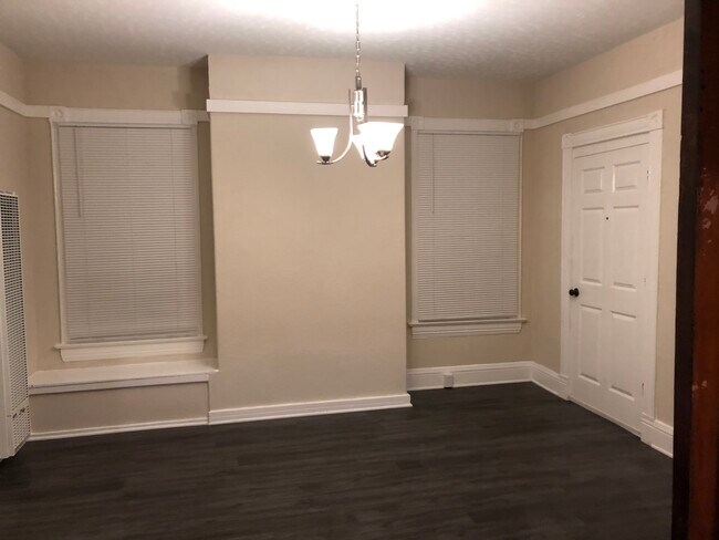 Foto del edificio - 316 W 4th St