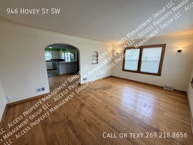 Building Photo - 946 Hovey St SW