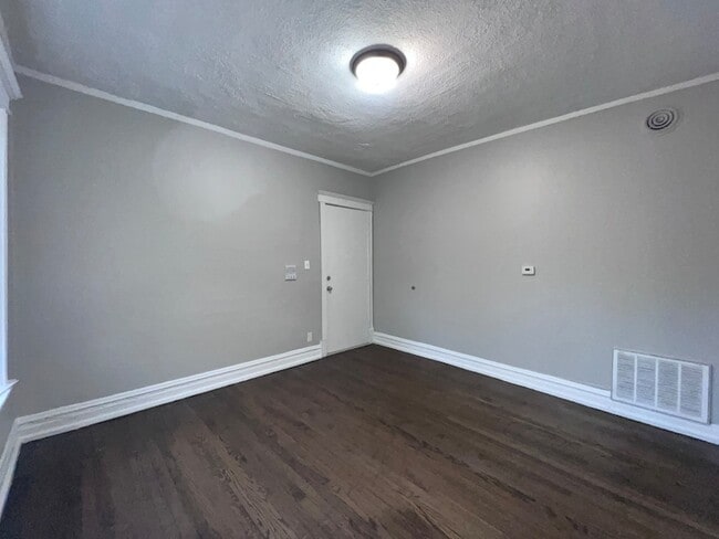 Building Photo - 2707 E 78th St