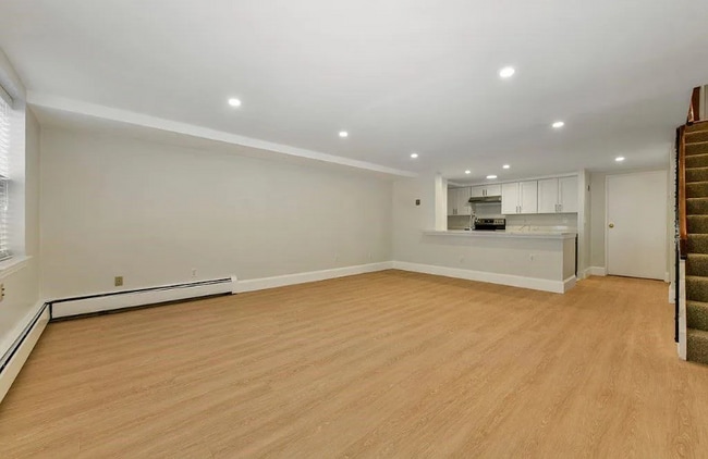 Building Photo - 97 Appleton St