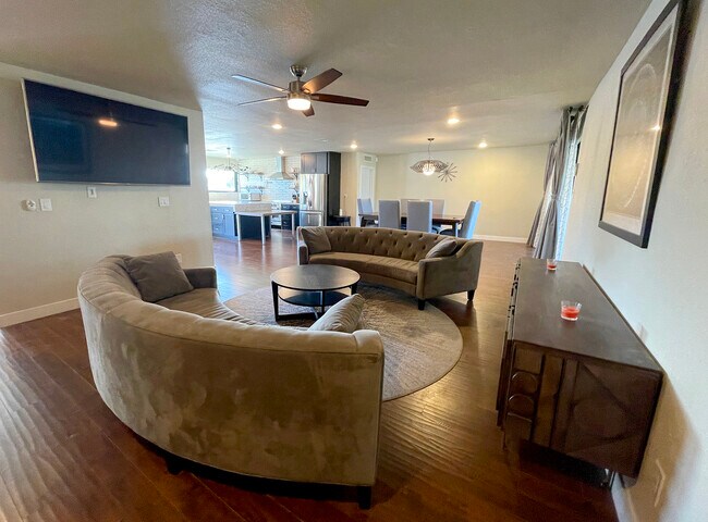 Foto del edificio - 620 Lacy Ln