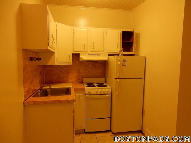 Foto del edificio - 1223 Beacon St