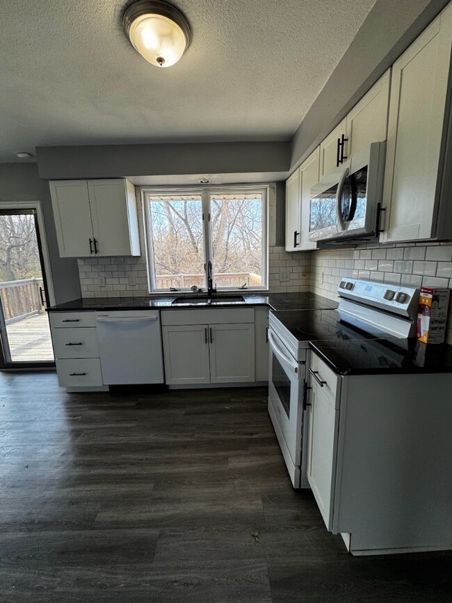 Foto del edificio - 4112 N 84th St