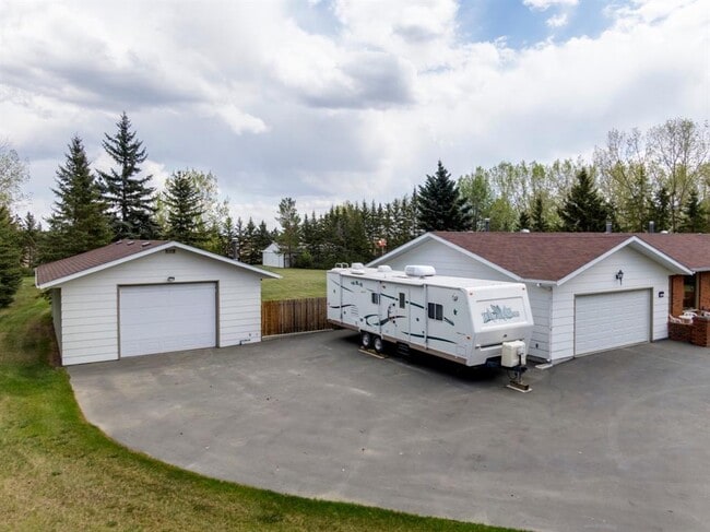 Building Photo - 26 Lake Ere Estates