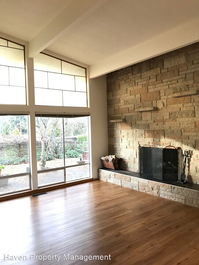 Foto del edificio - 3 br, 1.5 bath House - 1356 N Skyline Dr