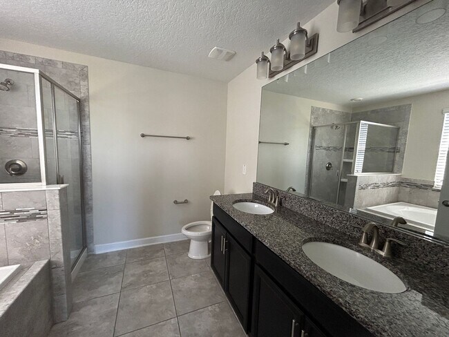 Building Photo - Single Family House for Rent