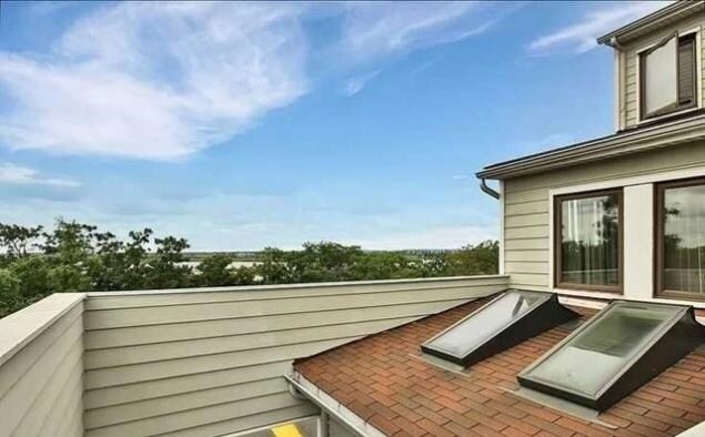 Foto del edificio - 833 Topsail Ln