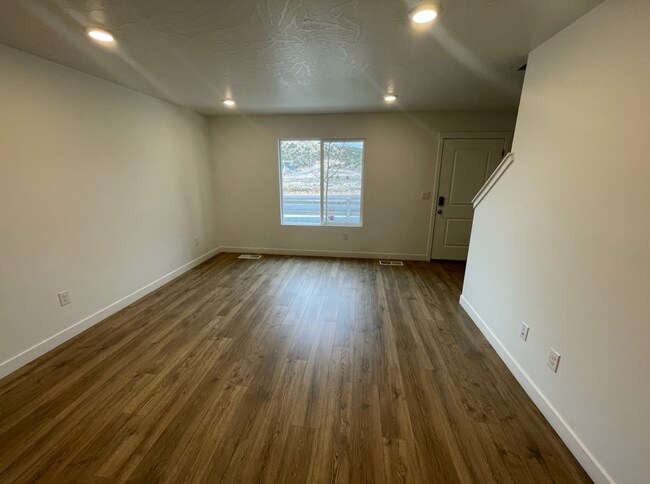 Foto del edificio - Model Home for Rent