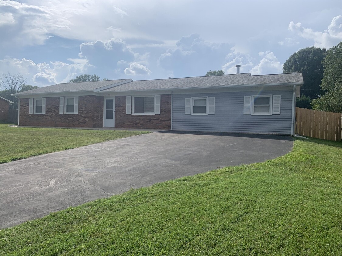 Primary Photo - 2308 Swindon Ln