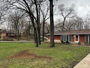 Building Photo - 144 N Maple Ave
