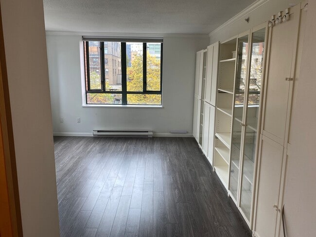 Building Photo - 1088 Quebec St