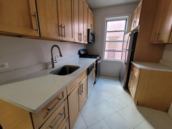 Foto del edificio - 2883 E 195th St