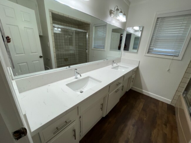 Foto del edificio - 5113 Hollis St
