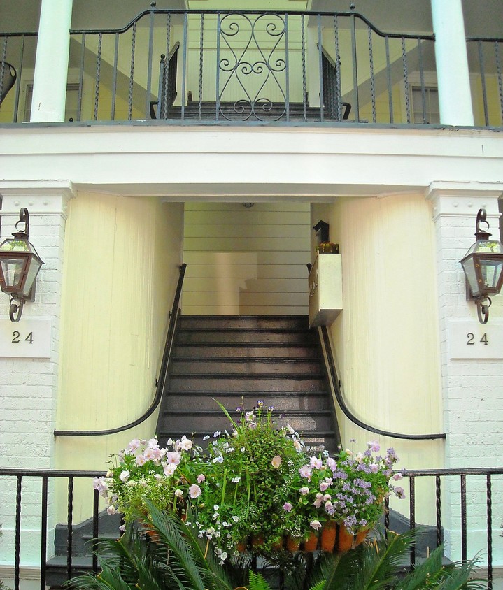 Entrance view - 24 Thomas St