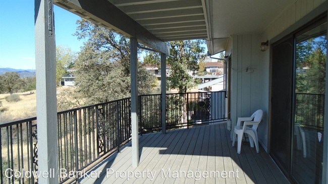Building Photo - 236 Ridgetop Dr