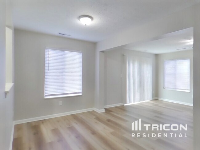 Foto del edificio - 2445 Grand Fir Dr